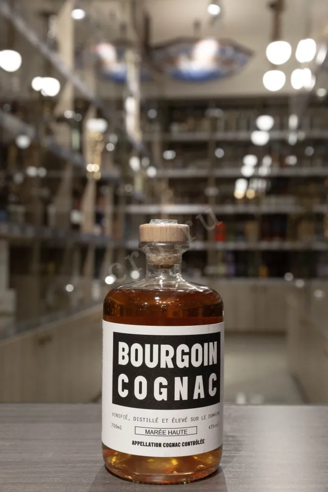 В магазине Крю Профи Bourgoin Eau-De-Mer XO 0.7 л