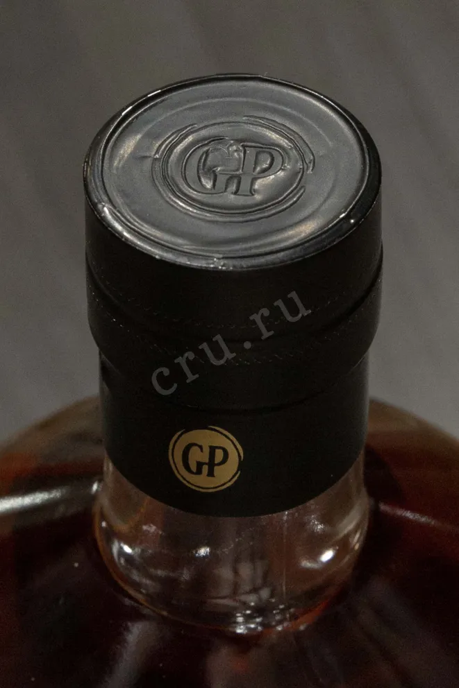 Пробка Guillon Painturaud XO Hors dAge 1er Cru de Cognac in gift box 0.7 л