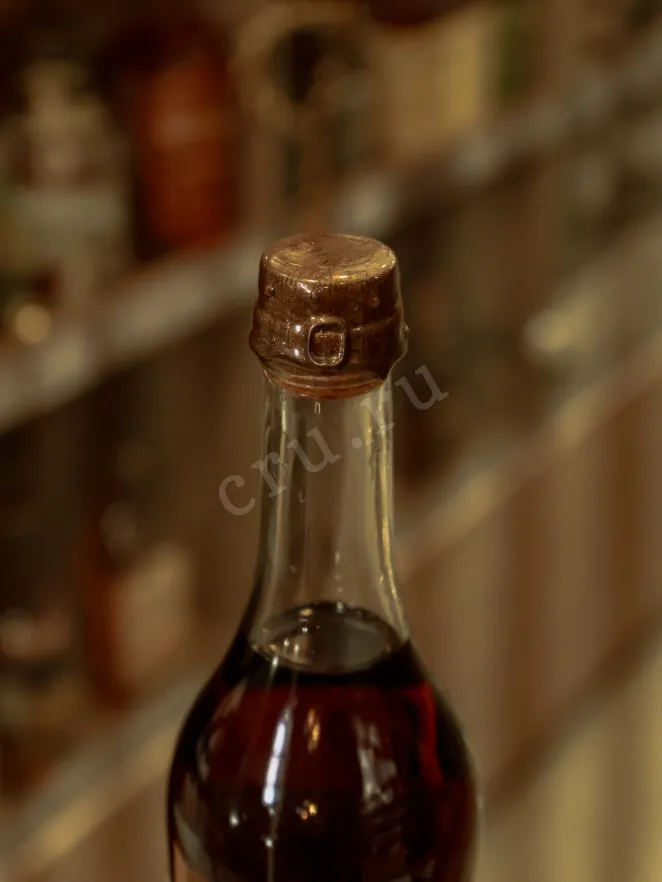 Пробка Laterrade Chateau de La Pouche Armagnac Tenareze in wooden box 1966 0.7 л