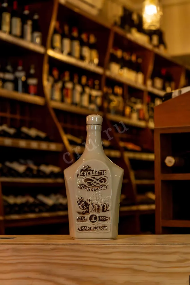 В магазине Крю Профи Legendario Ron Gran Reserva 15 years ceramics in wooden box 0.7 л