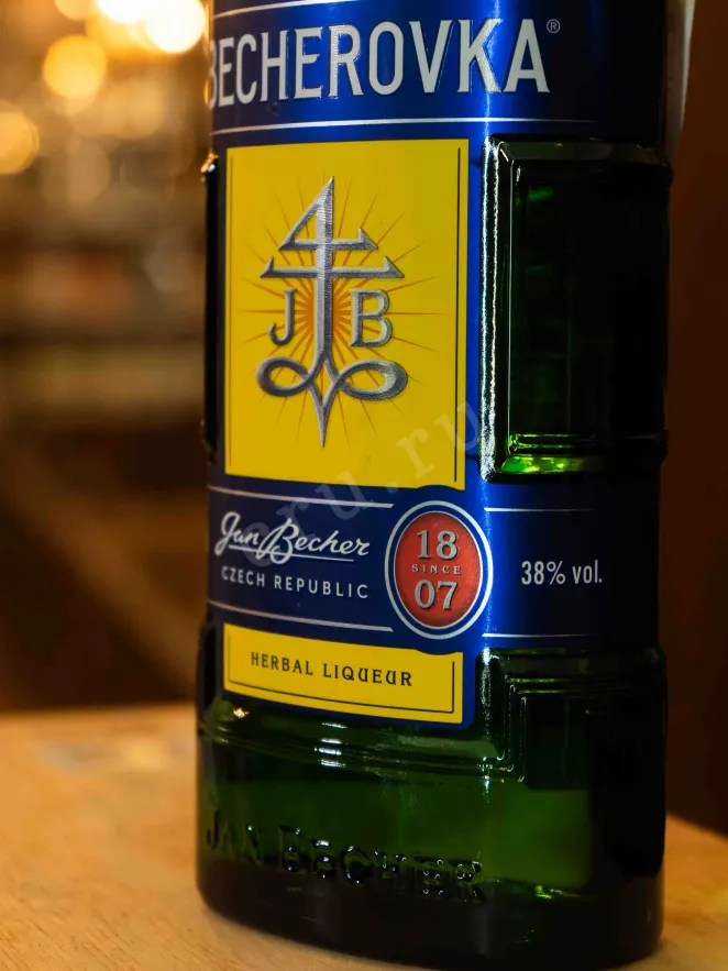 В магазине Крю Профи Becherovka 1 л