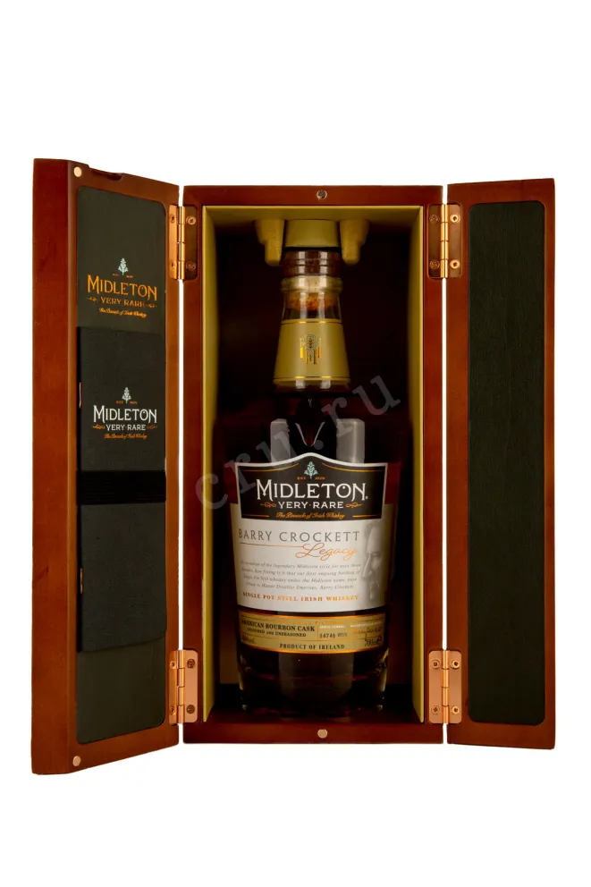 В деревянной коробке Midleton Barry Crockett Legacy 0.7 л