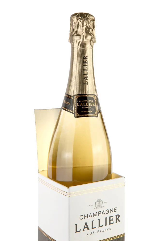 В подарочной коробке Lallier Blanc de Blans Grand Cru 2018 0.75 л