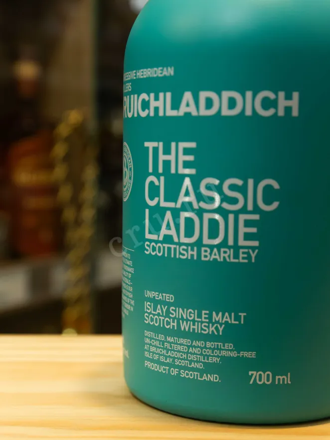 В магазине Крю Профи Bruichladdich Classic Laddie Scottish Barley in tube 0.7 л