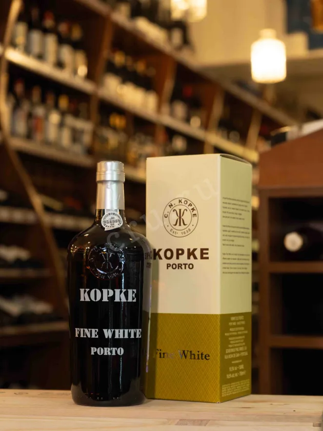 В магазине Крю Профи Kopke Fine White with gift box 2017 0.75 л