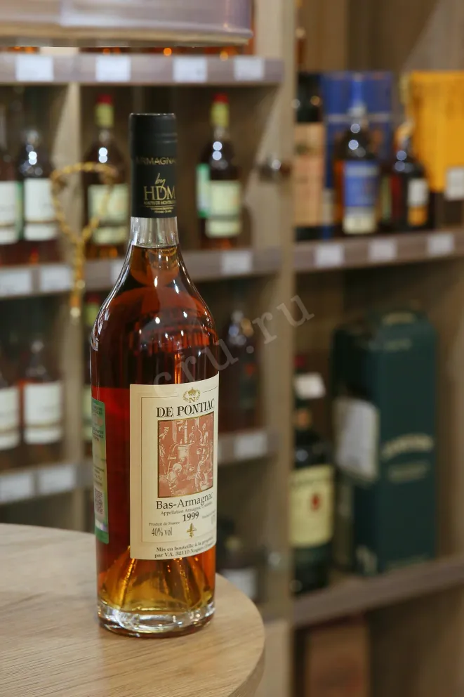 В магазине Крю Профи Bas-Armagnac De Pontiac wooden box 1999 0.7 л