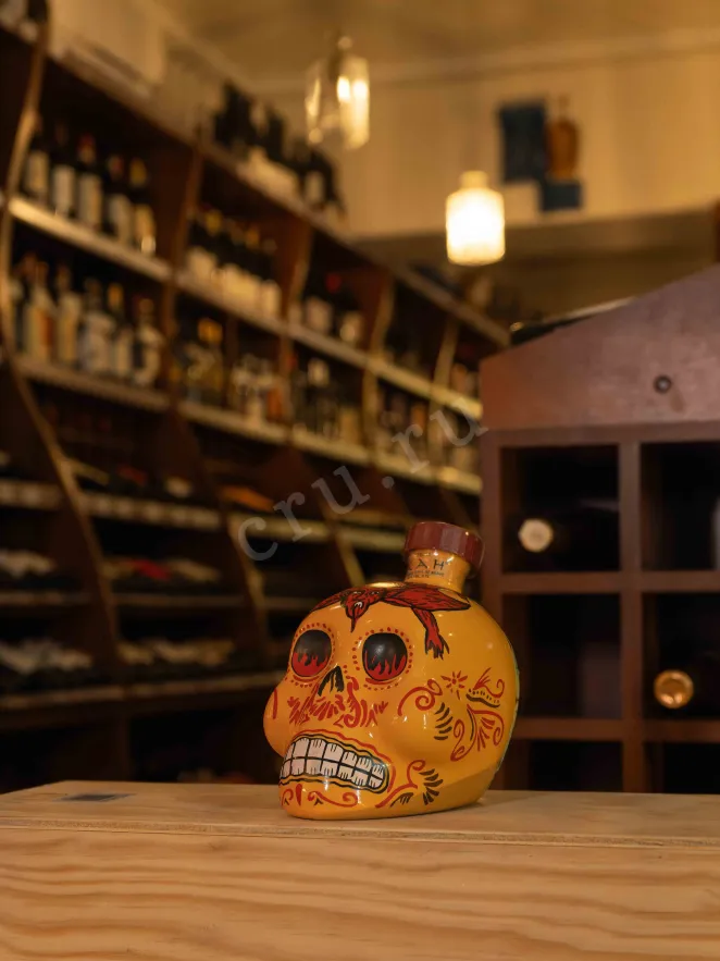 В магазине Крю Профи Kah Reposado Skull 0.7 л