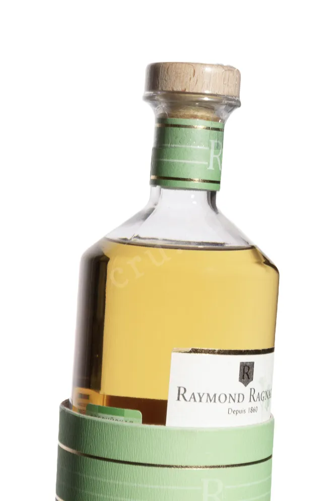 В тубе Raymond Ragnaud Grande Champagne Folle Blanche Millesime in tube 2005 0.7 л