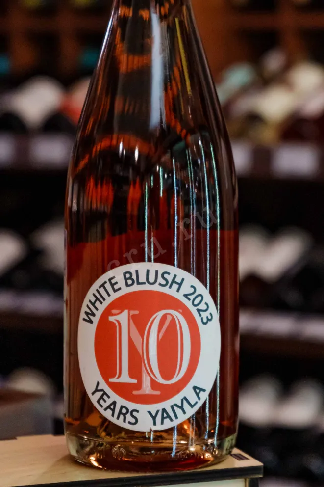 В магазине Крю Профи Yaila White Blush 10 Years 2023 0.75 л