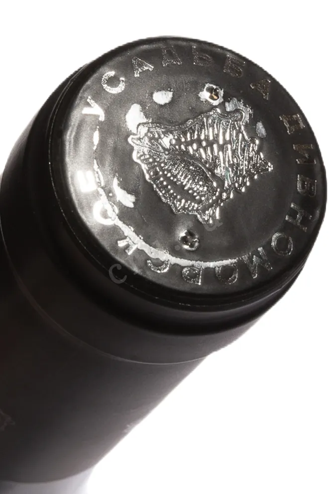 Пробка Usadba Divnomorskoe East Hill gift box 2022 1.5 л