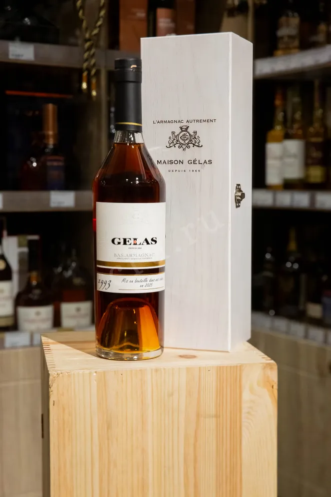 В магазине Крю Профи Gelas 1993 0.7 л