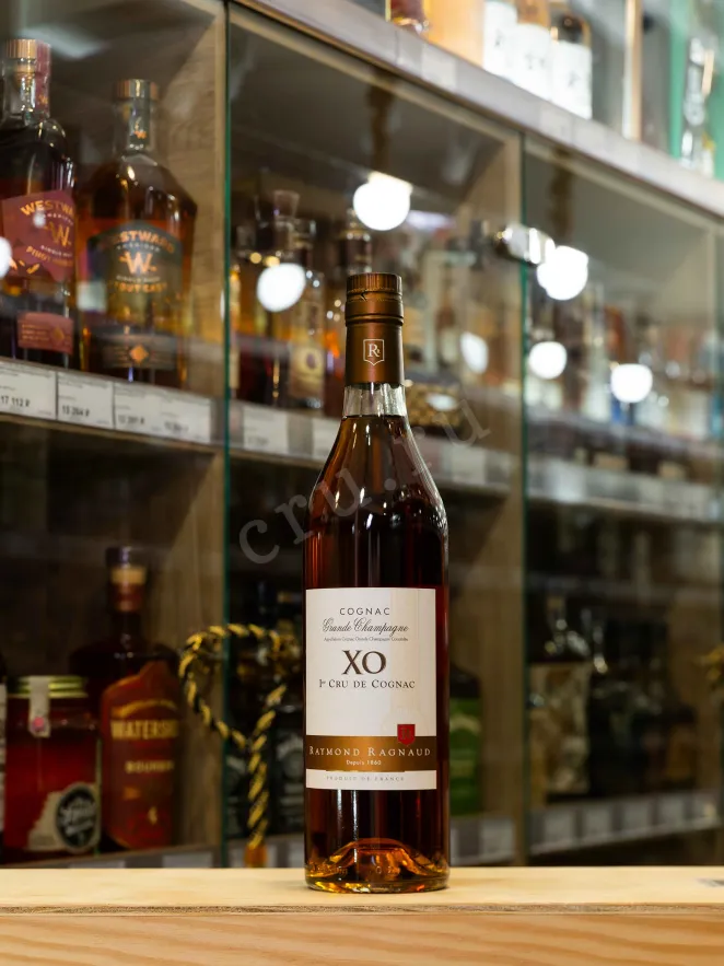 В магазине Крю Профи Raymond Ragnaud XO Grand Champagne 1er Cru De Cognac in gift box 0.7 л