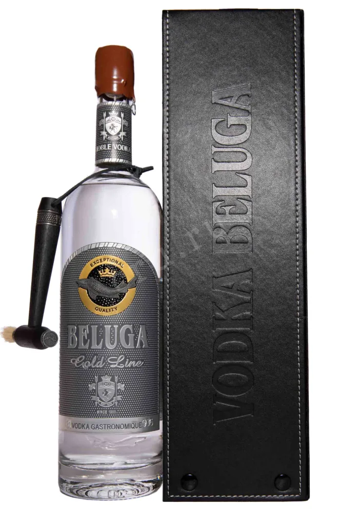 Водка Белуга Золотая Линия в подарочной упаковке  1 л