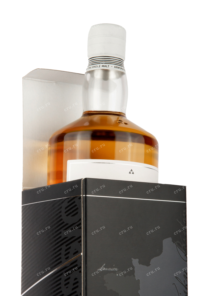 Виски Armorik Classic 0,7 в подарочной упаковке