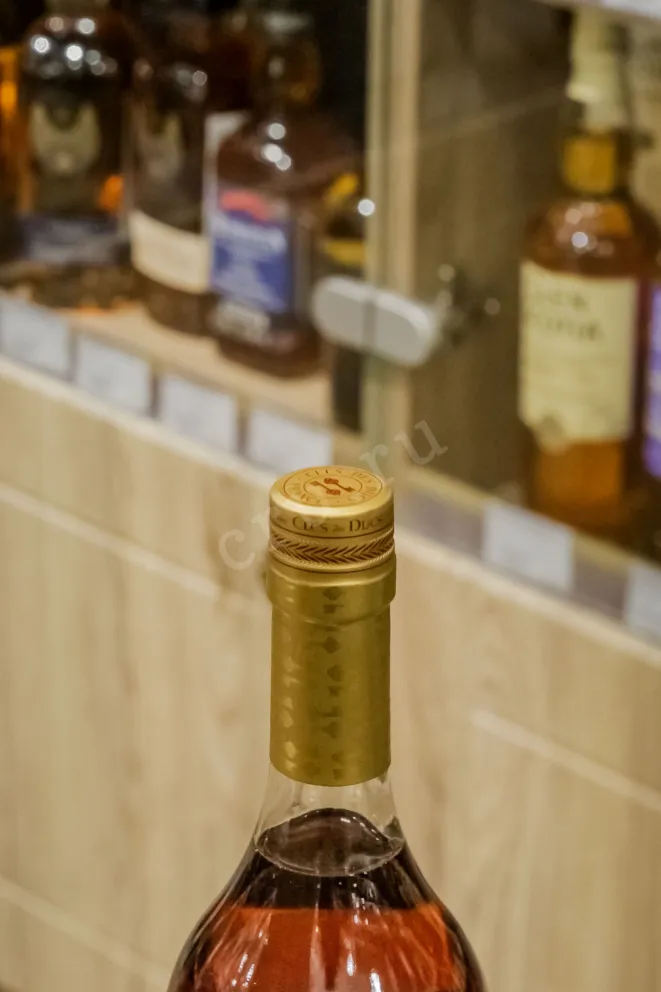 Пробка Cles des Ducs 1977 0.7 л