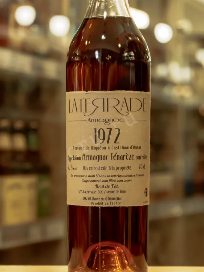 В магазине Крю Профи Laterrade Domaine de Miqueou Armagnac Tenareze in wooden box 1972 0.7 л