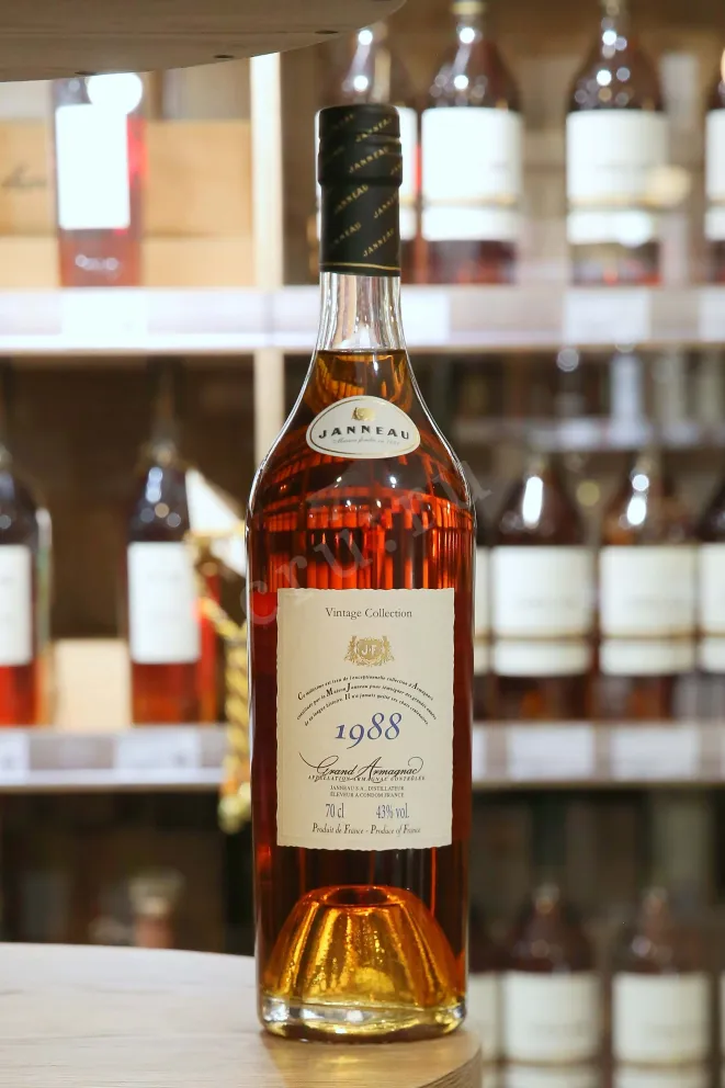 В магазине Крю Профи Janneau 1988 0.7 л