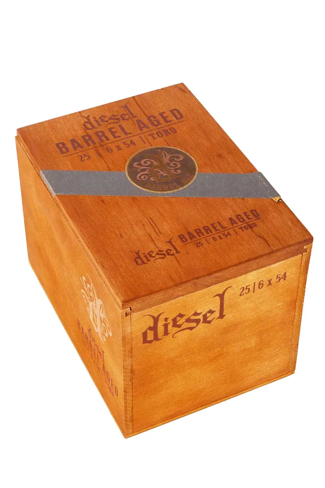 Набор с бокалами Diesel Barrel Aged Toro *25