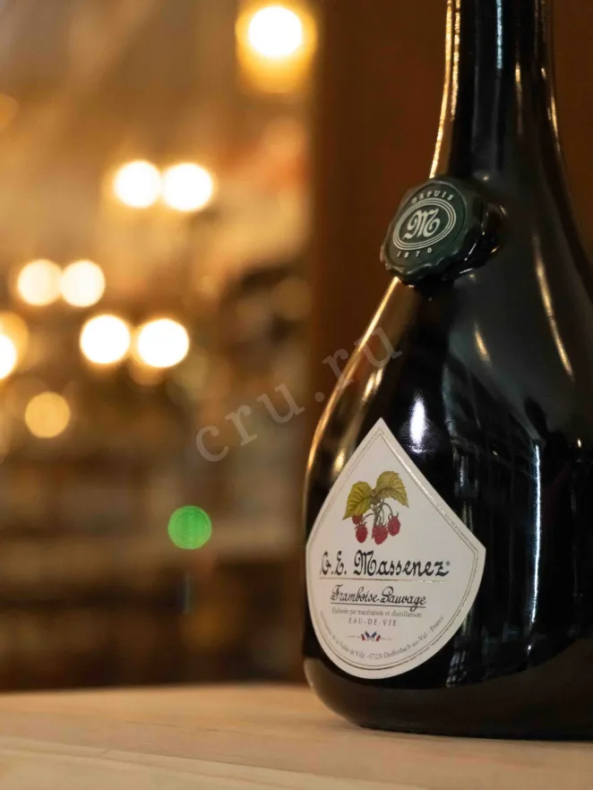 В магазине Крю Профи Massenez Eau de vie Framboise Sauvage gift box 0.7 л