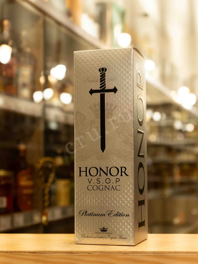 В магазине Крю Профи Honor VSOP Platinum Edition gift box 0.75 л