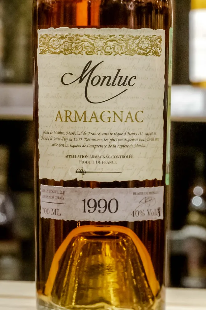 В магазине Крю Профи Monluc 1990 0.7 л