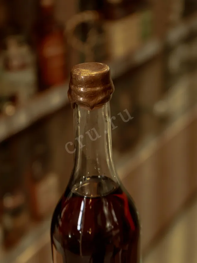 Пробка Laterrade Domaine de Lartigue Bas-Armagnac in wooden box 1976 0.7 л