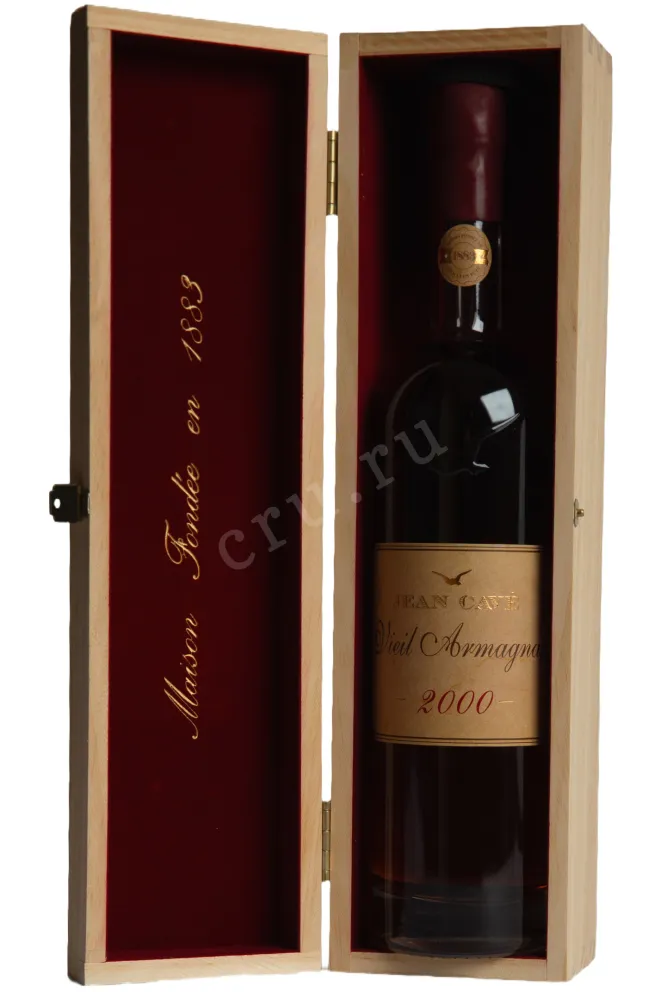 Бренди Jean Cave Vieil Armagnac 2000 AOC wooden box 2000 0.7 л