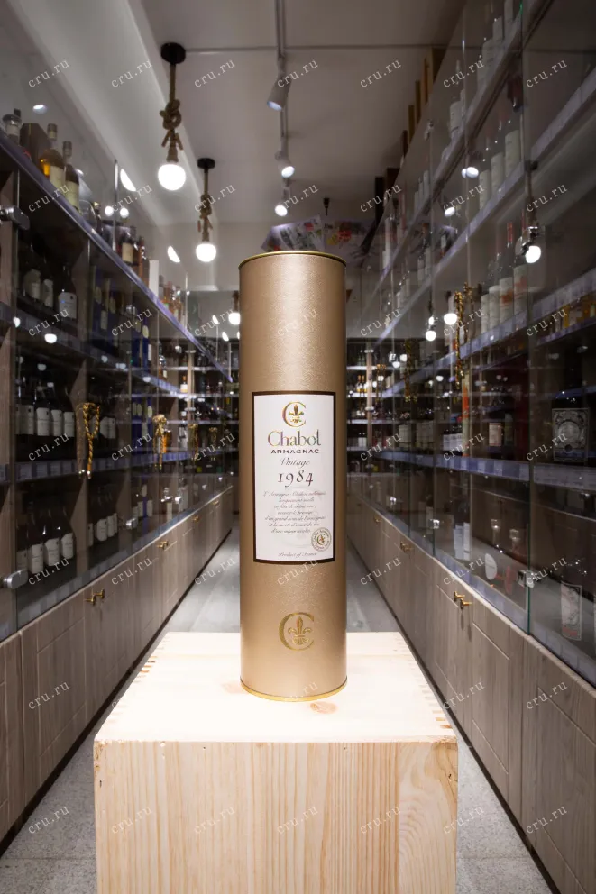 В магазине Крю Профи Chabot with gift tube 1984 0.7 л