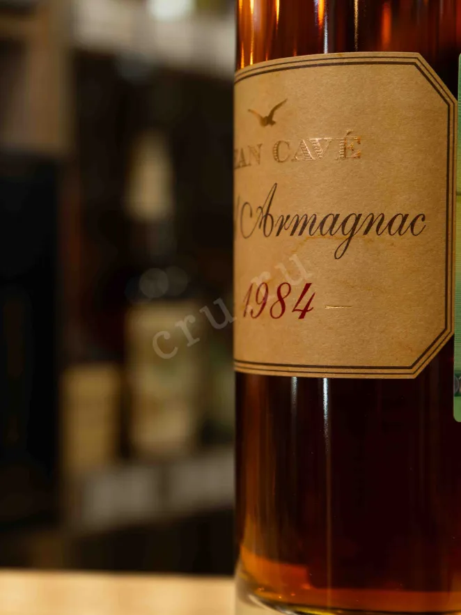 В магазине Крю Профи Jean Cave Vieil Armagnac AOC wooden box 1984 0.7 л
