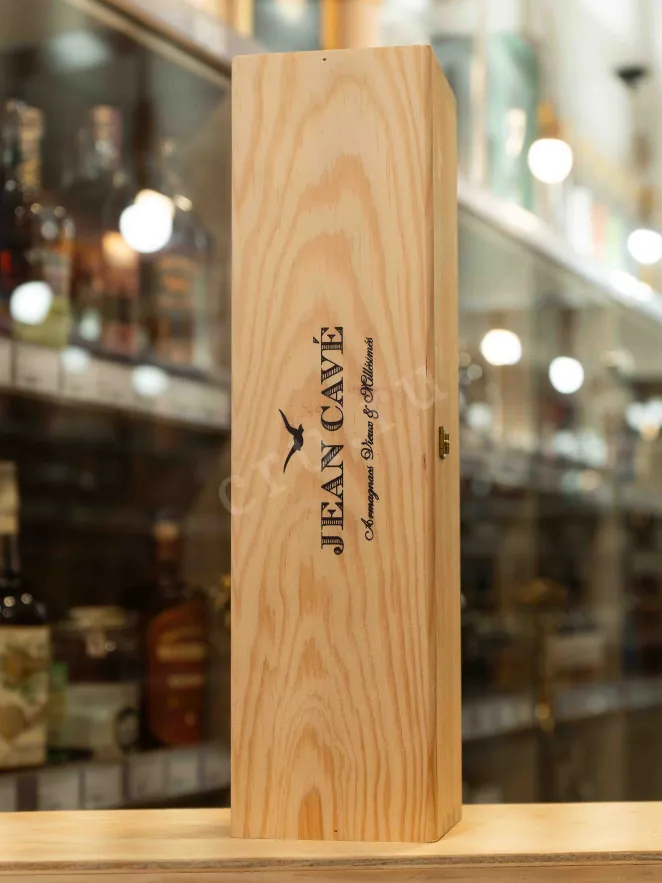 В магазине Крю Профи Jean Cave Vieil Armagnac AOC wooden box 1975 0.7 л