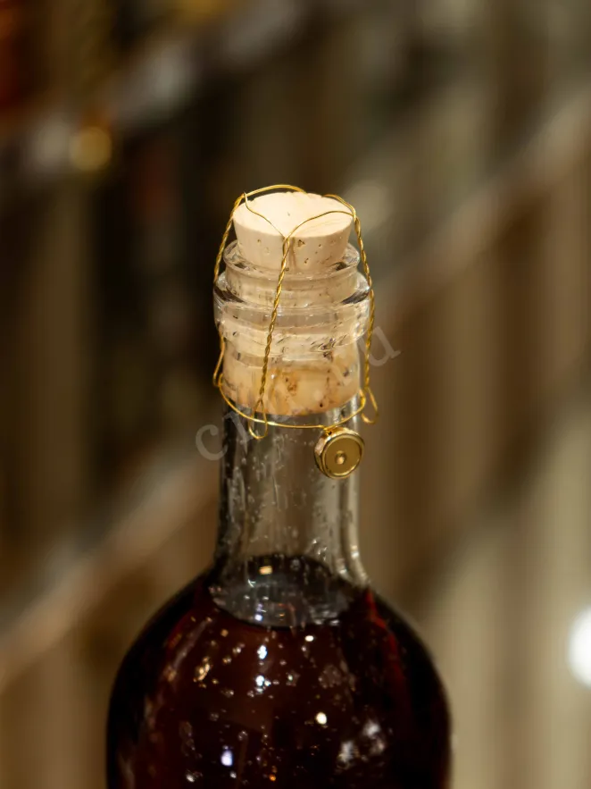 Пробка Chateau de Montifaud Heritage Louis Vallet 50 Years AOC in tube 0.7 л