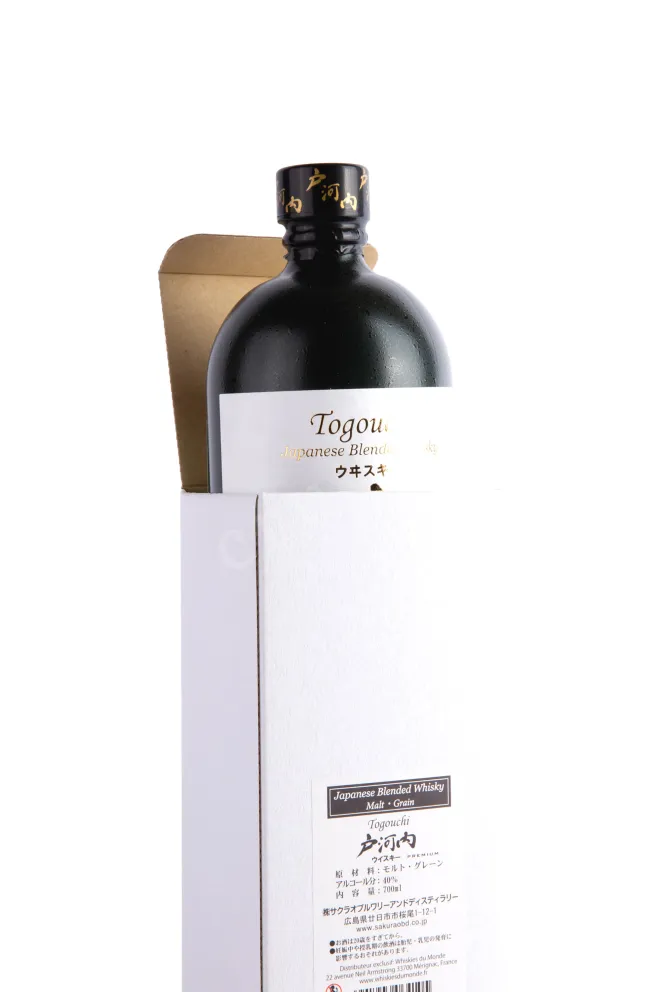 В подарочной коробке Togouchi Premium with gift box 0.7 л