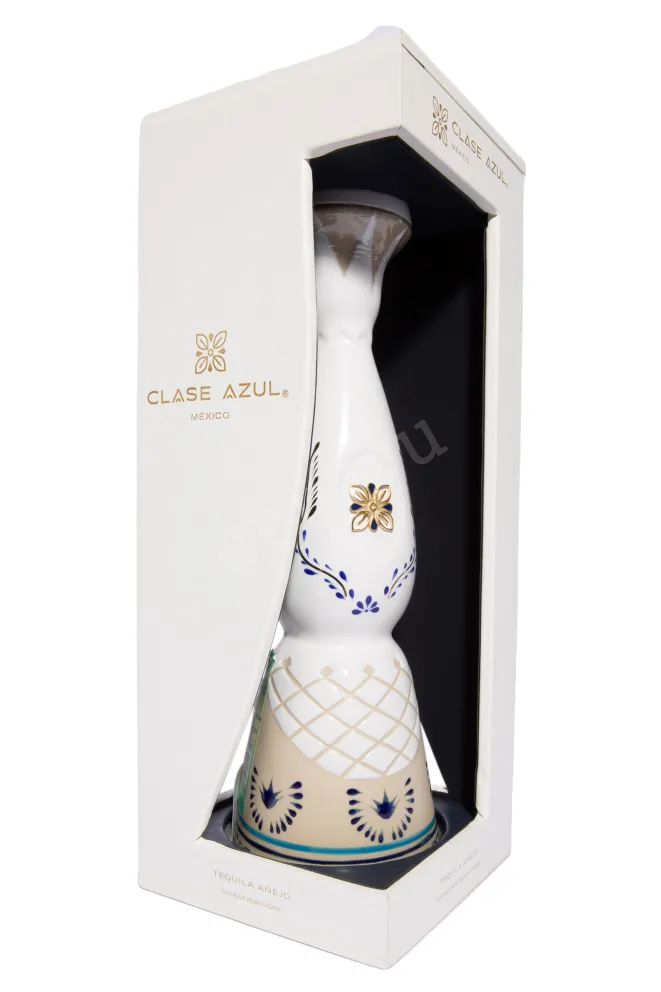 В подарочной коробке Clase Azul Anejo in wooden box 0.7 л