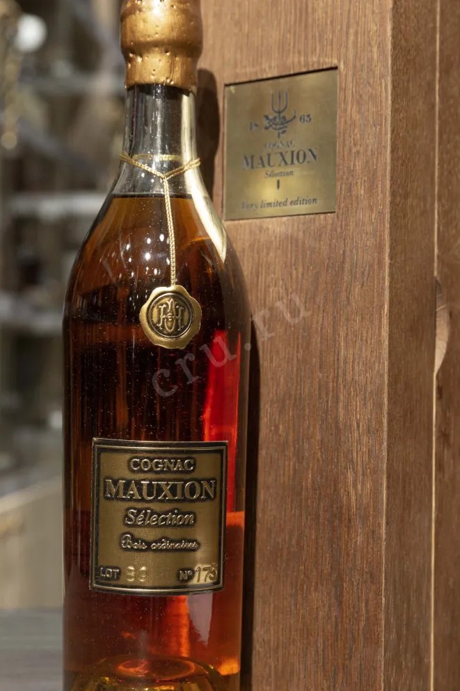 В магазине Крю Профи Mauxion Selection Bois Ordinaires in wooden box 0.7 л