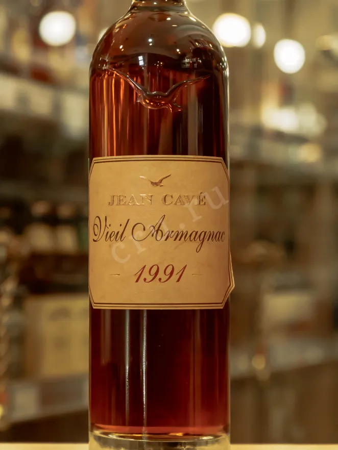 В магазине Крю Профи Jean Cave Vieil in gift box 1991 0.7 л