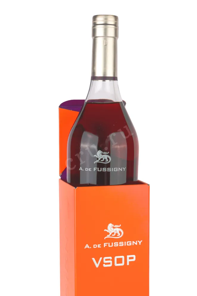 В подарочной коробке A. de Fussigny  Borderies Crus du Collection VSOP gift box 2018 0.7 л