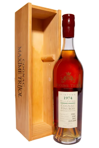 Коньяк Maxime Trijol in wooden box 1974 0.7 л