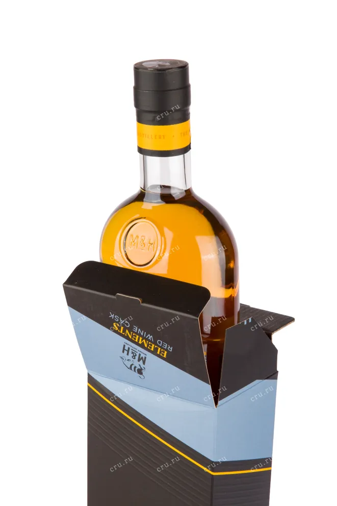 Бутылка виски M&H Elements Red Wine 0.7 в подарочной коробке