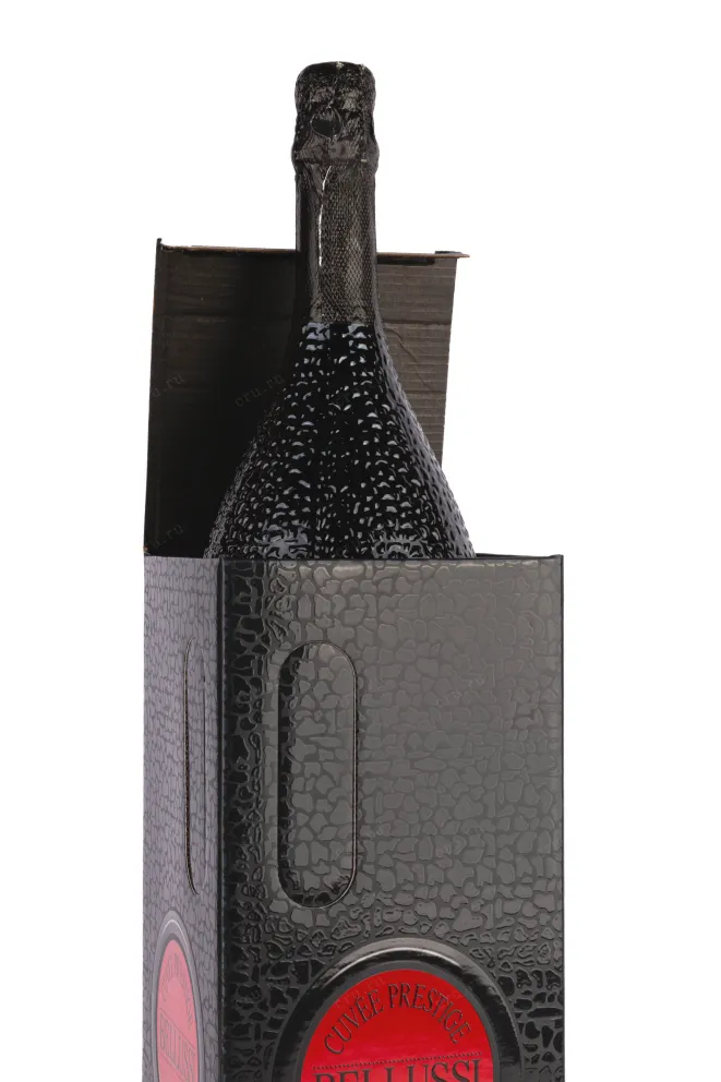 В подарочной коробке Cuvee Prestige Brut Bellussi in giftbox 2019 1.5 л