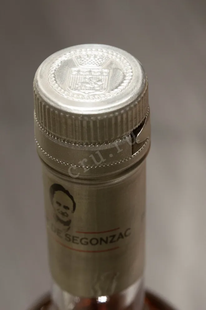 Пробка Pierre de Segonzac Rare Reserve gift box 0.7 л