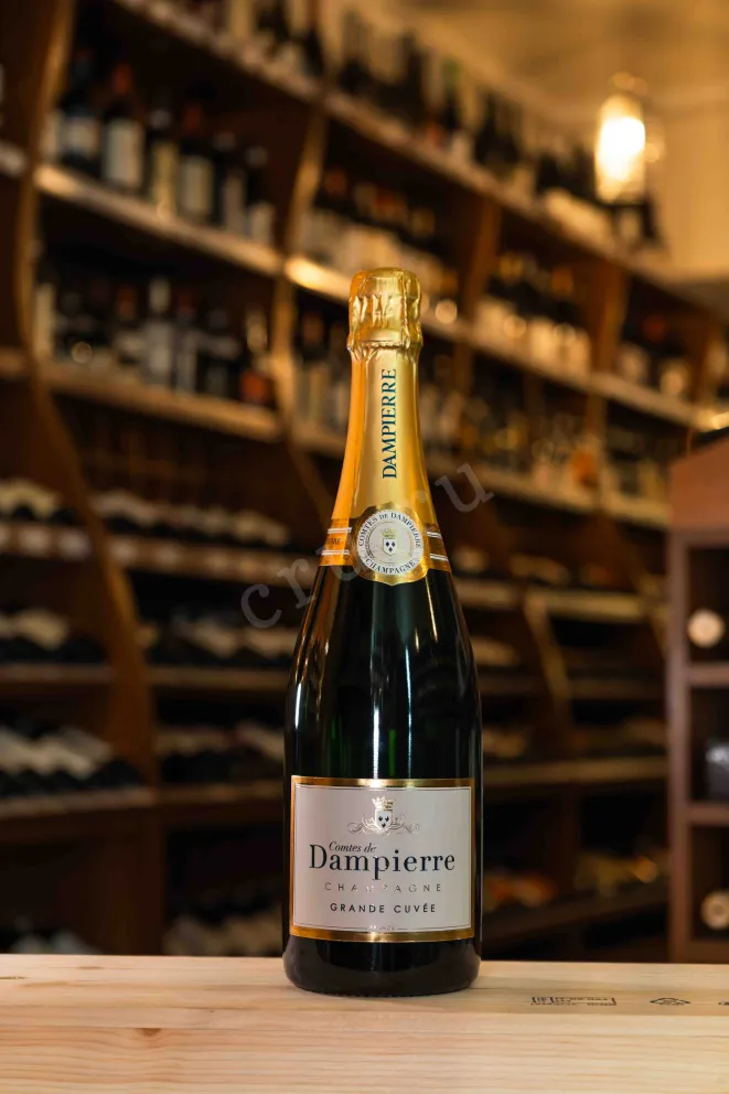 В магазине Крю Профи Comte Audoin de Dampierre Grande Cuvee with gift box 2016 0.75 л