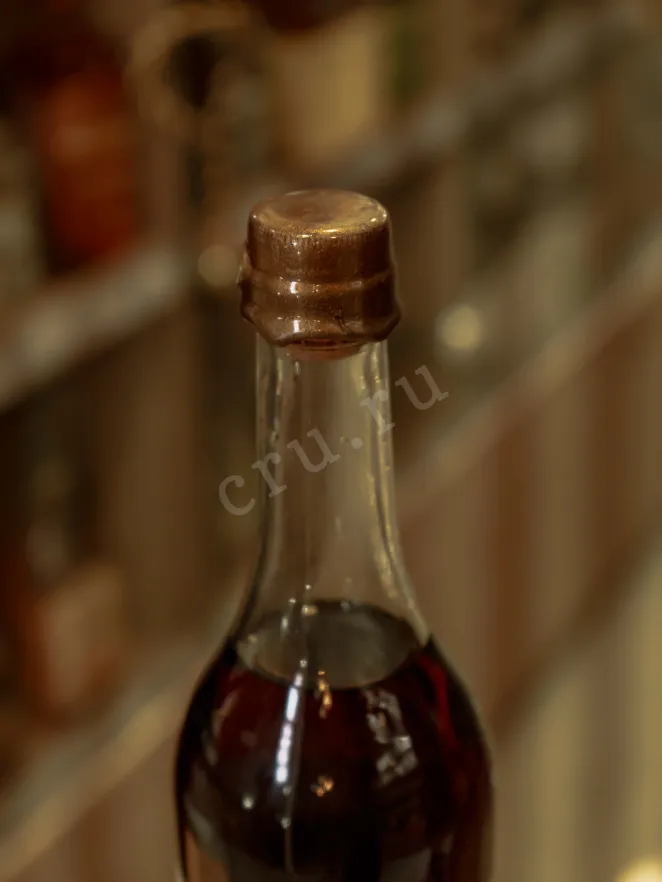 Пробка Laterrade Domaine de Barrere Armagnac Tenareze in wooden box 1970 0.7 л