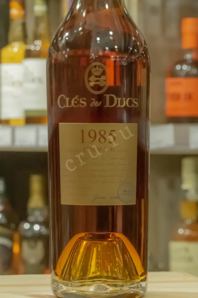 В магазине Крю Профи Cles des Ducs 1985 0.7 л