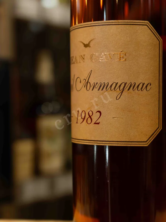В магазине Крю Профи Jean Cave Vieil Armagnac wooden box 1982 0.7 л