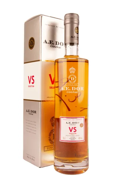Коньяк A.E. Dor VS gift box  0.5 л
