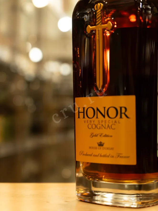 В магазине Крю Профи Honor VS Gold Edition gift box 0.75 л