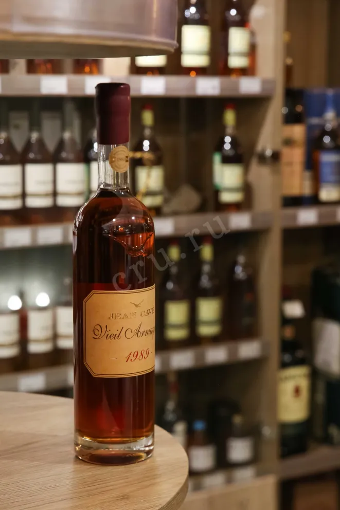 В магазине Крю Профи Jean Cave Vieil Armagnac AOC wooden box 1989 0.7 л