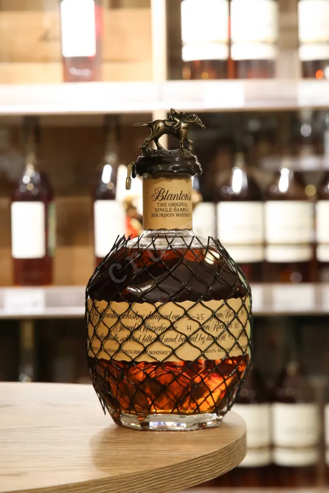 В магазине Крю Профи Blantons Original 0.7 л