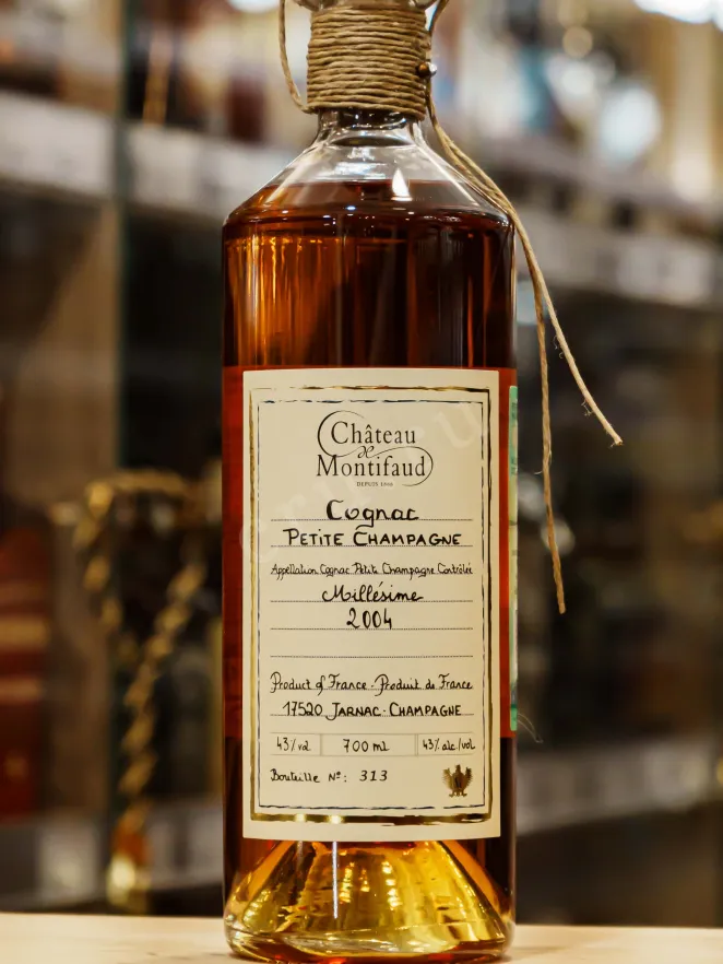 В магазине Крю Профи Chateau de Montifaud Millesime in wooden box 2004 0.7 л