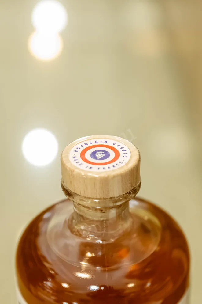Пробка Bourgoin Brandy 4 years VSOP 0.7 л